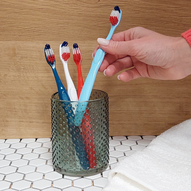 Brosses à dents 1€ La Brosserie Française Origine France Garantie, 4 couleurs bleu blanc rouge bleu ciel