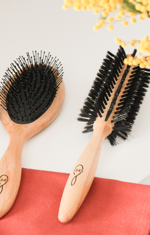 On fait aussi des brosses à cheveux !