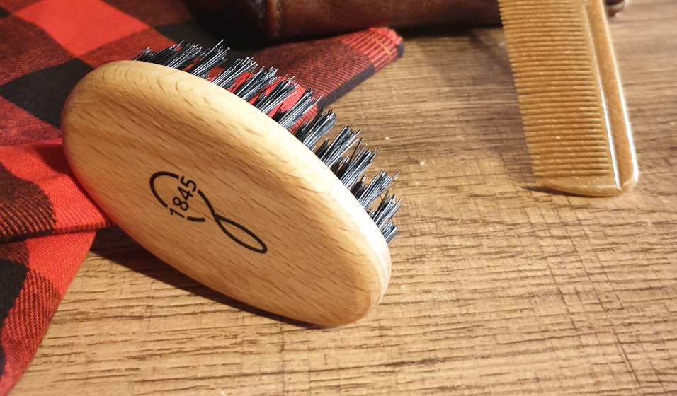 Peigne pour barbe en bois de hêtre